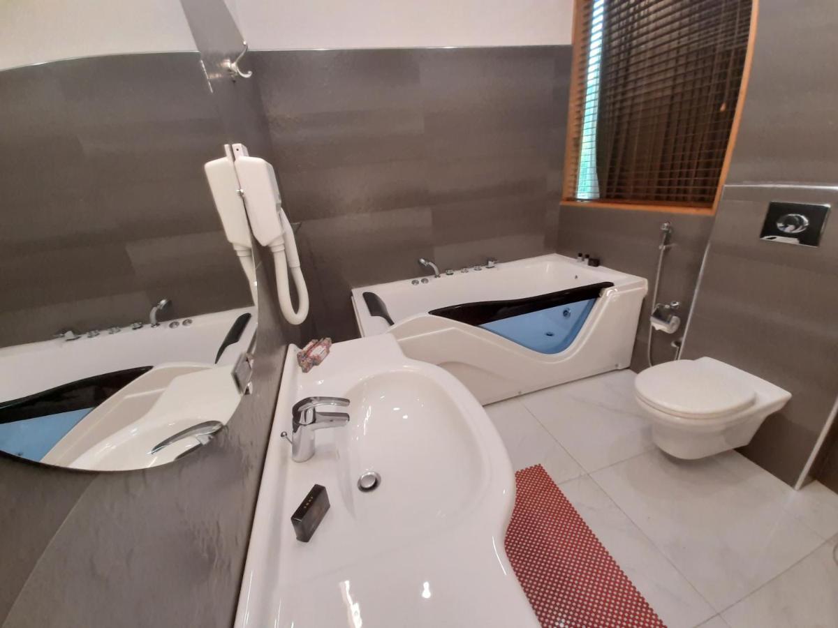 Lawrence View Hotel, Lahore Bagian luar foto