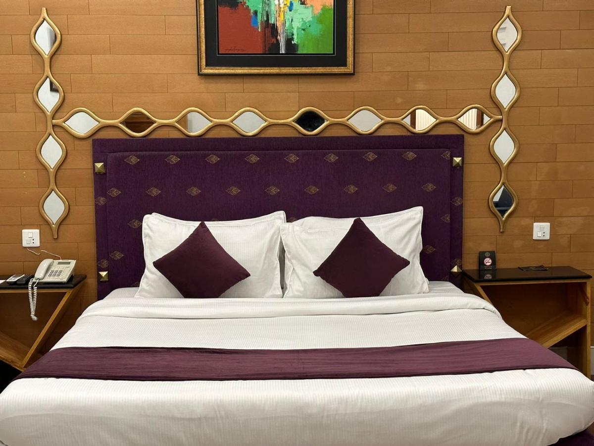 Lawrence View Hotel, Lahore Bagian luar foto