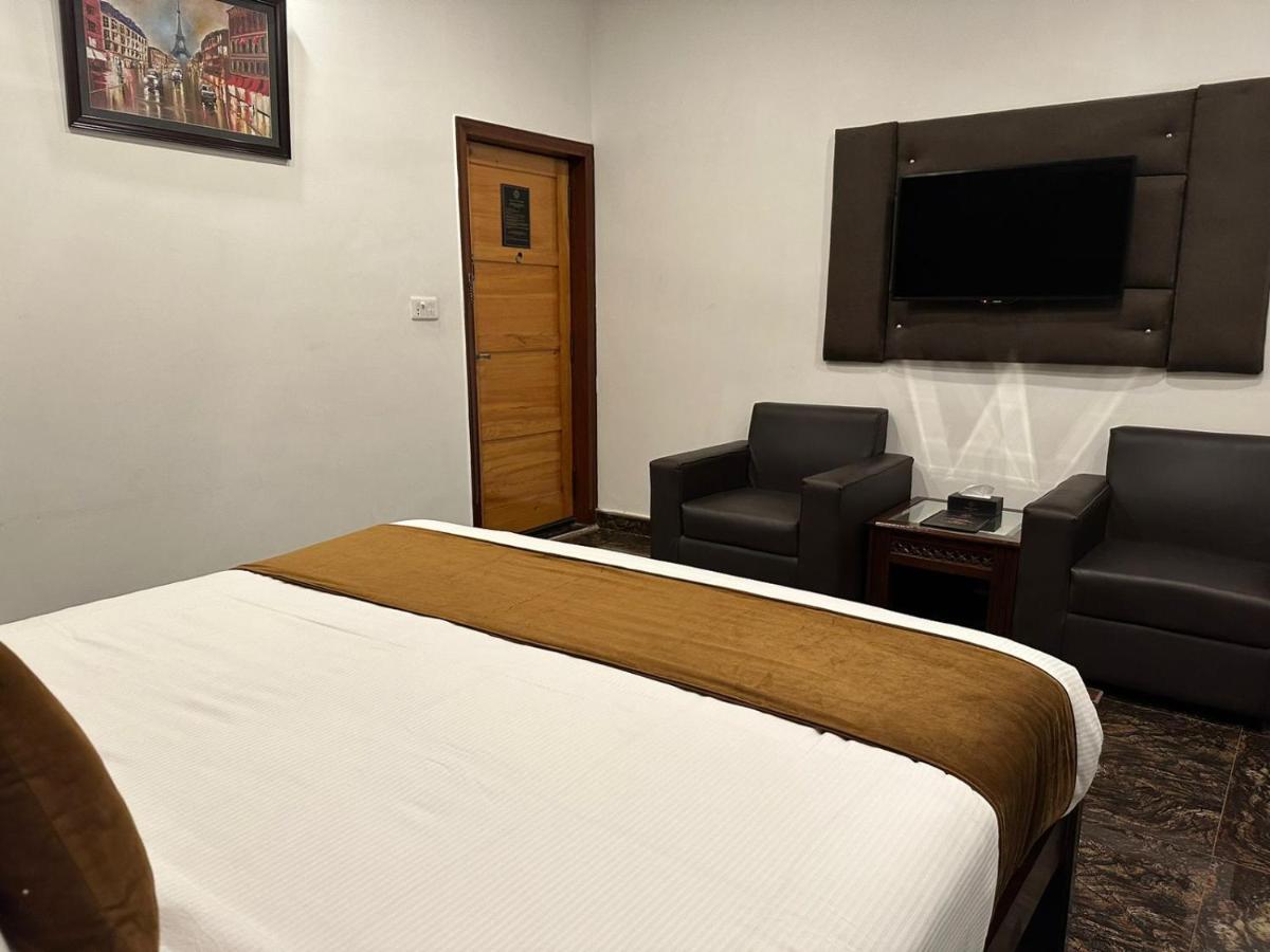 Lawrence View Hotel, Lahore Bagian luar foto