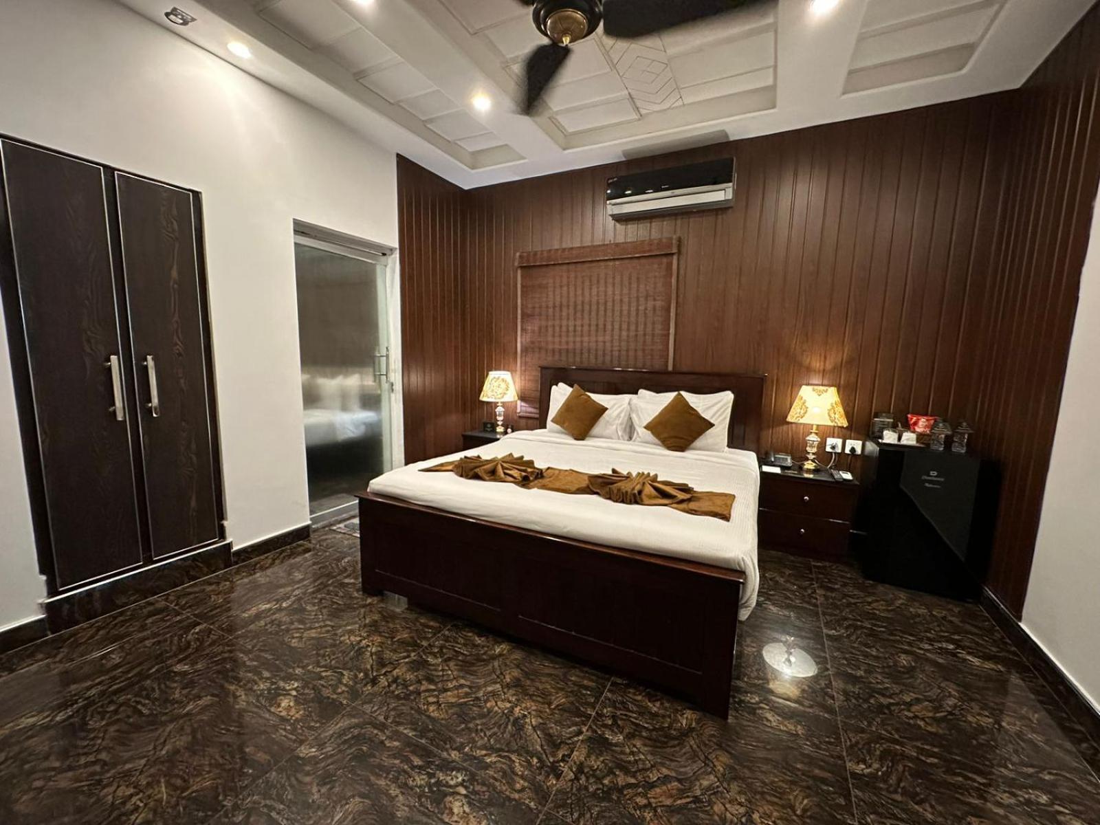 Lawrence View Hotel, Lahore Bagian luar foto